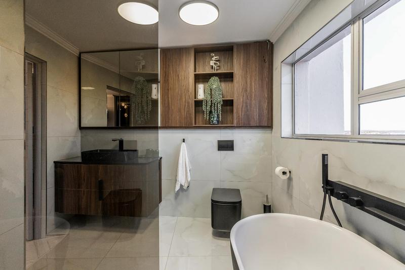 4 Bedroom Property for Sale in Bloubergstrand Western Cape